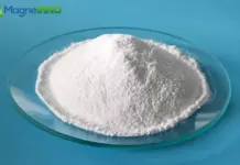 Sourcing High-Quality Magnesium Glycinate: How Supplement Manufacturers Can Verify a Truly Chelated Ingredient Pile of white powder on a glass plate against a blue background with a MagneINNO logo in the corner.