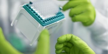 Pfizer and BioNTech Dose First Participants in the U.S. as Part of Global COVID-19 mRNA Vaccine Development Program